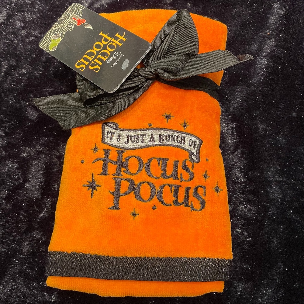 NWT Brand New Hand ToHocus Pocus Hand Towels (2pk)